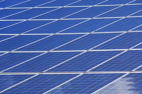 Maximisez vos économies grâce aux panneaux solaires photovoltaïques